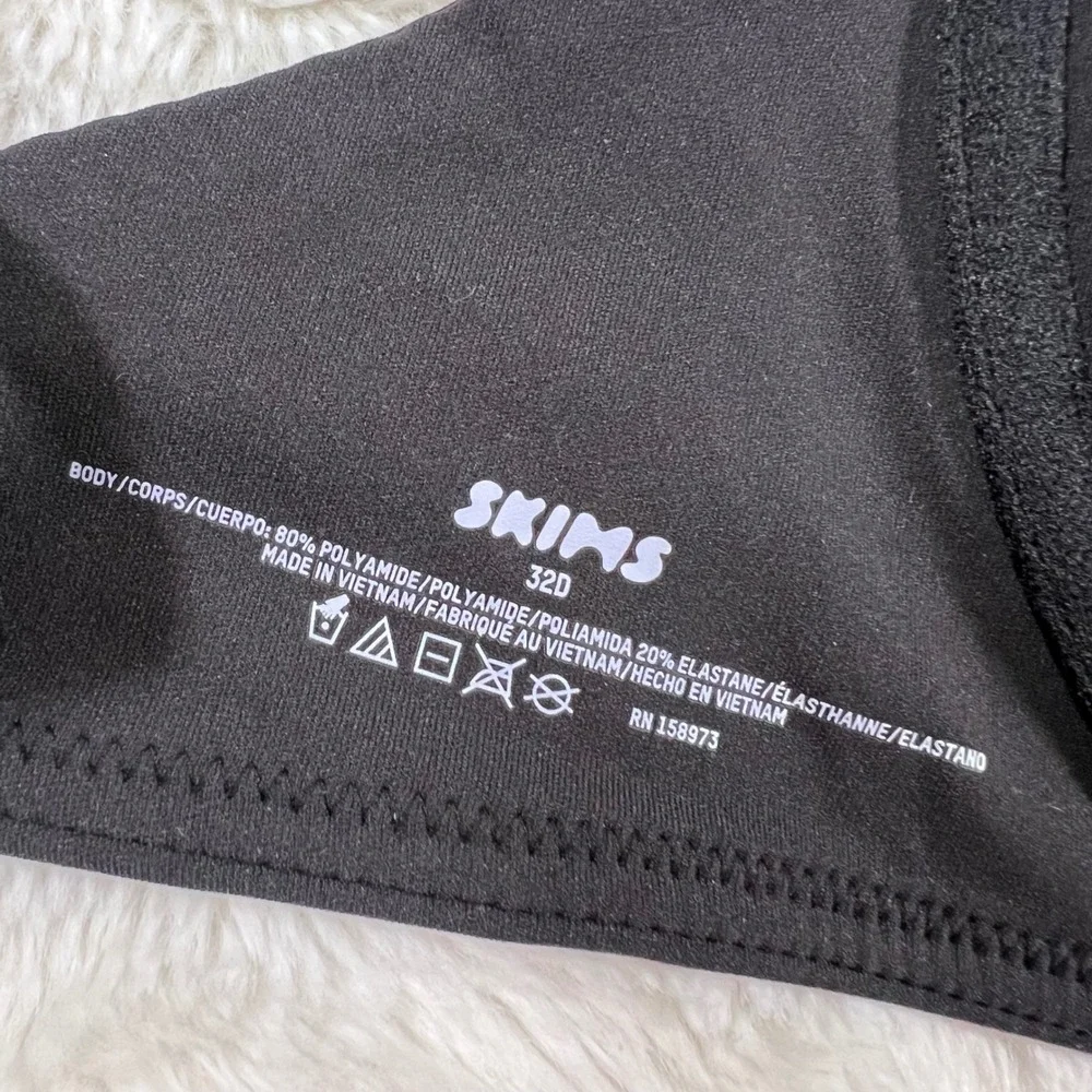 SKIMS Fits Everybody Unlined Underwire Bra Onyx Black Size 32D RN 158973 NWOT